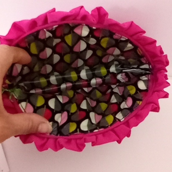 Vera Bradley ruffle quilted cosmetic fuchsia bag - Picture 6 of 8